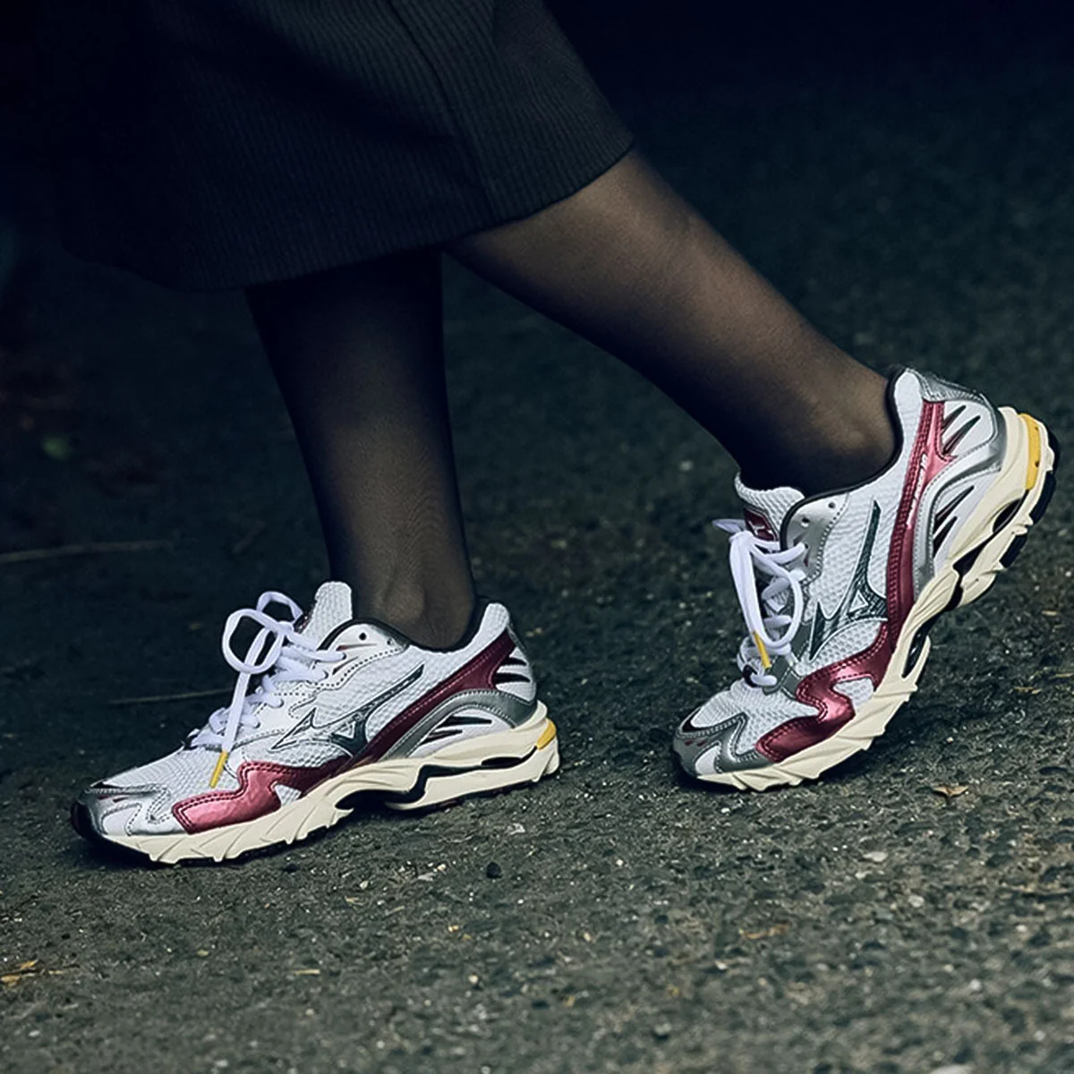 Mizuno Wave Rider 10 White/Burgundy $631起免運!
