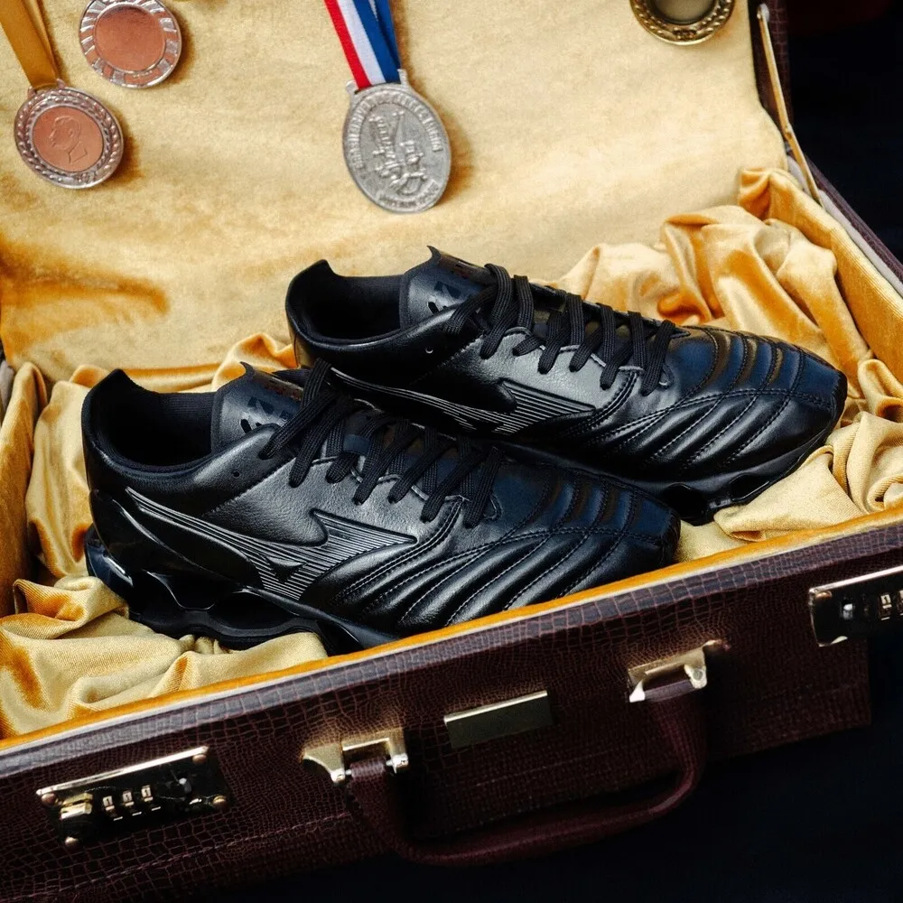Mizuno Wave Prophecy Morelia Neo Black $1591!