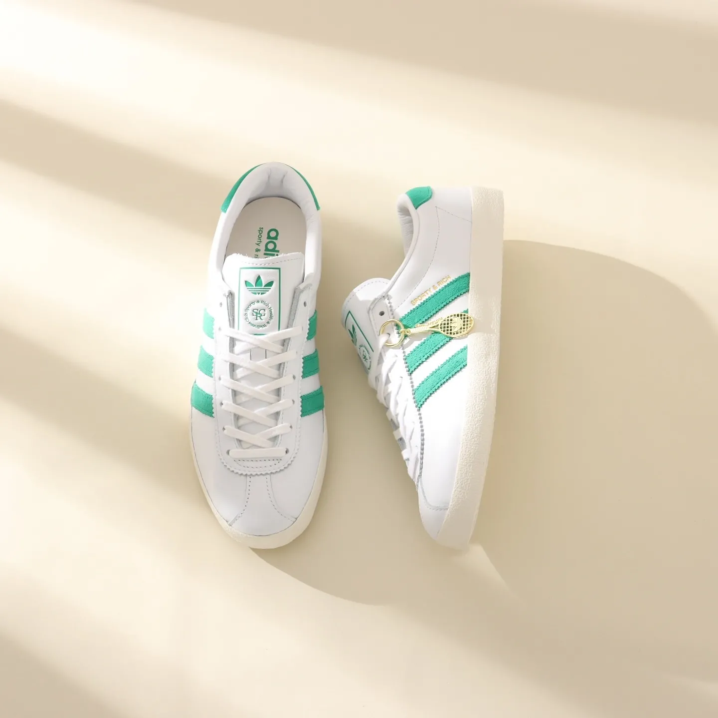 W Adidas x Sporty & Rich Blanc White/Court Green $429免運!