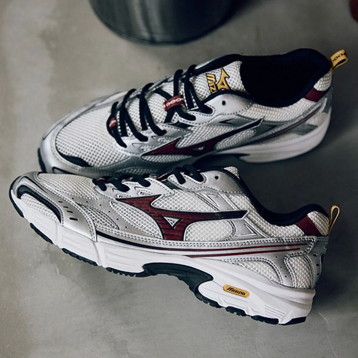 Mizuno MXR Silver/Red $303起!