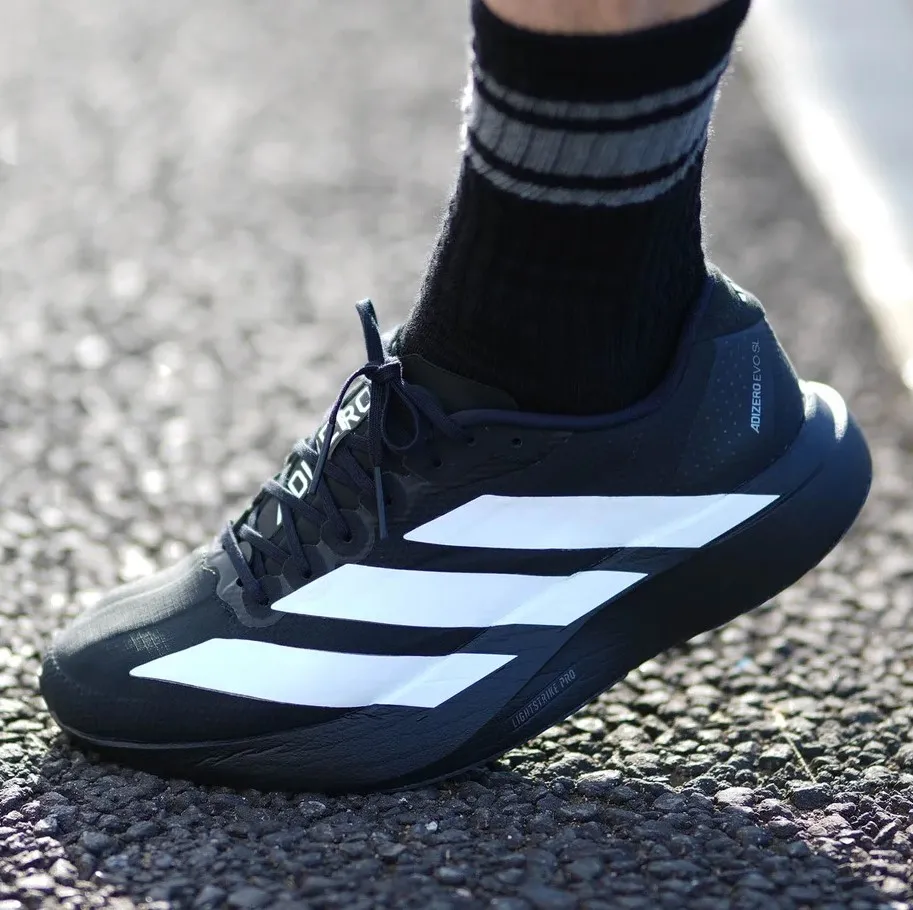 Adidas EVO SL Woven Black/White $887免運! (額外回贈15%-18%)