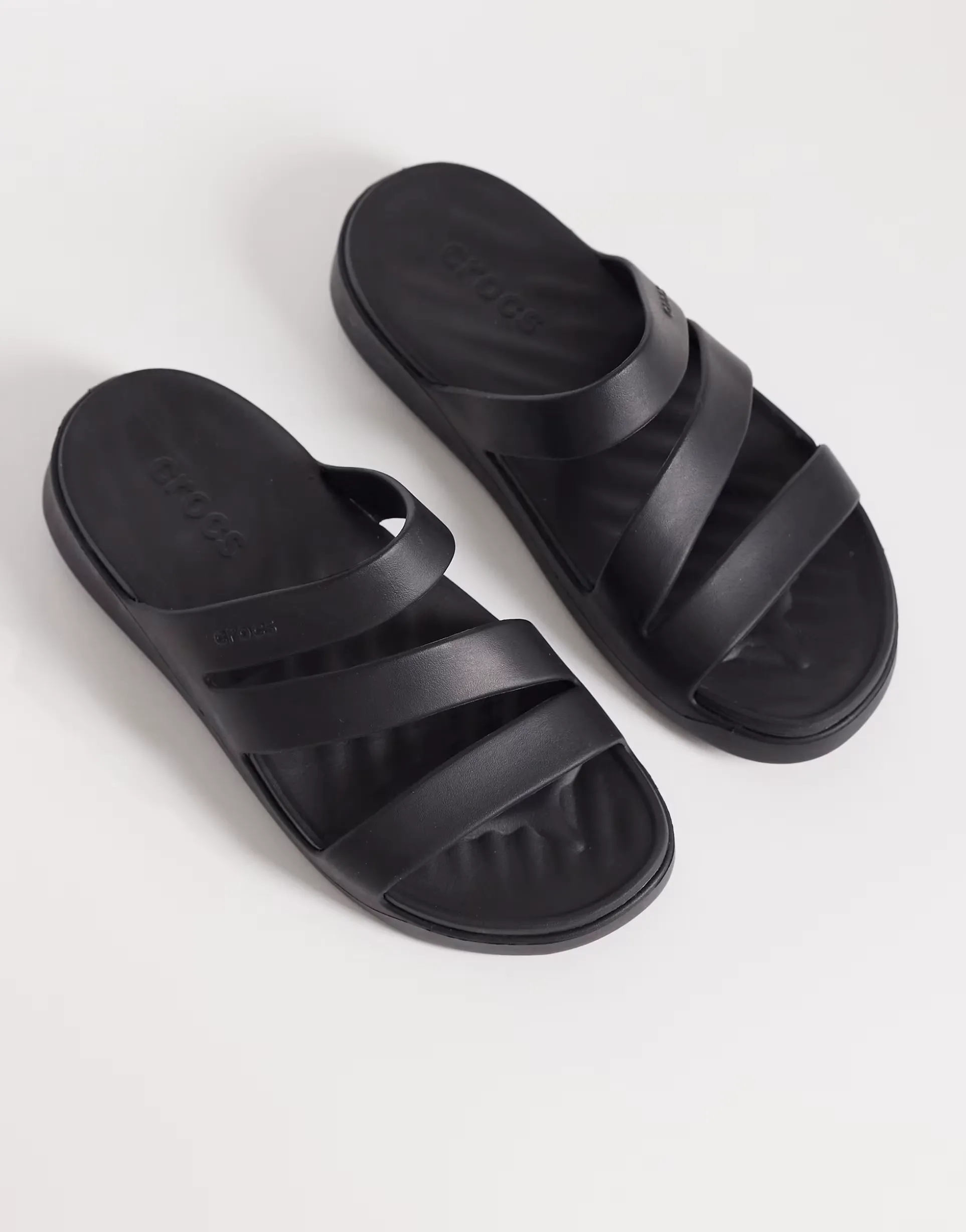 Crocs Getaway Strappy Black $157起!