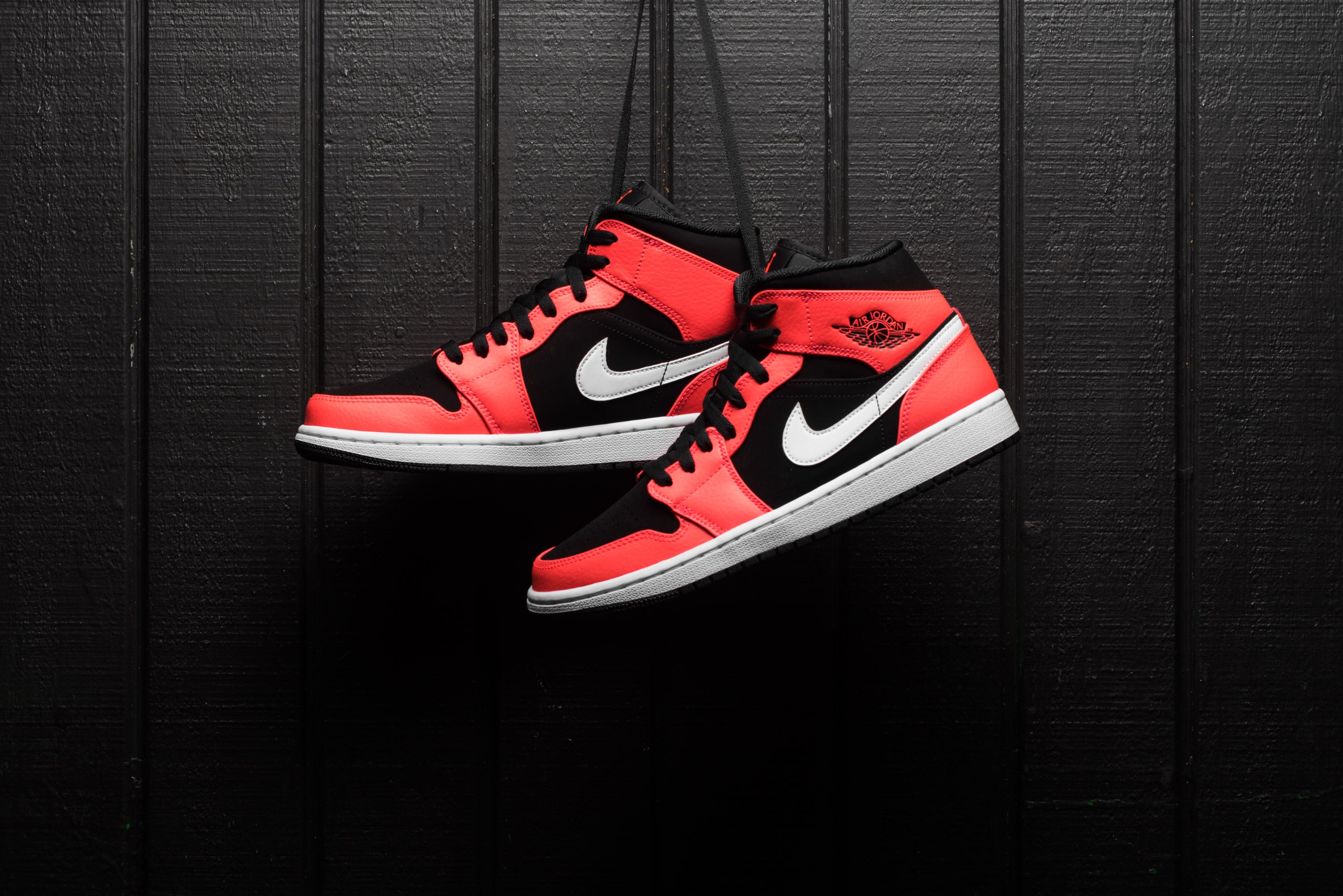 Nike Air Jordan 1 Mid Black/Infrared 